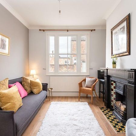 Apartamento Charming Base For 5 Near Bishy Rd Pass The Keys York Exterior foto