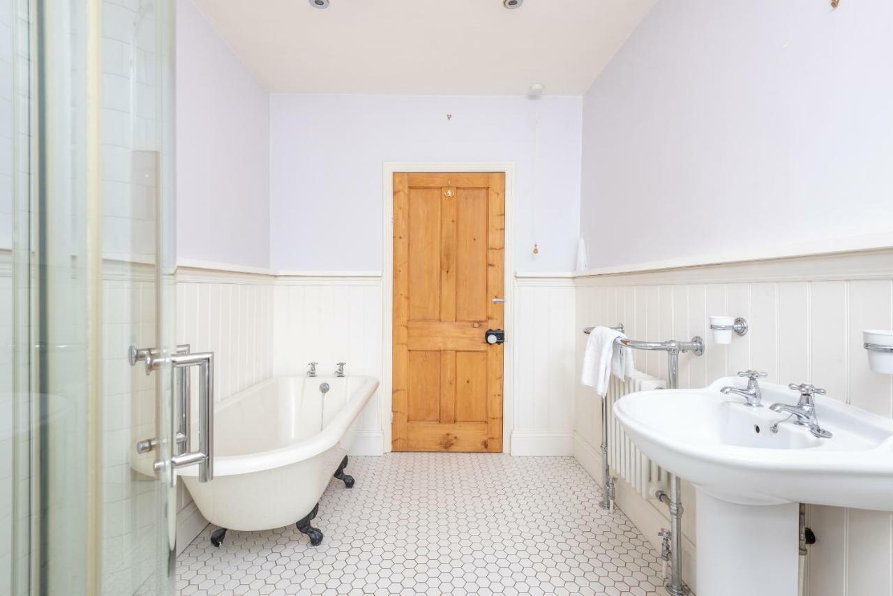 Apartamento Charming Base For 5 Near Bishy Rd Pass The Keys York Exterior foto