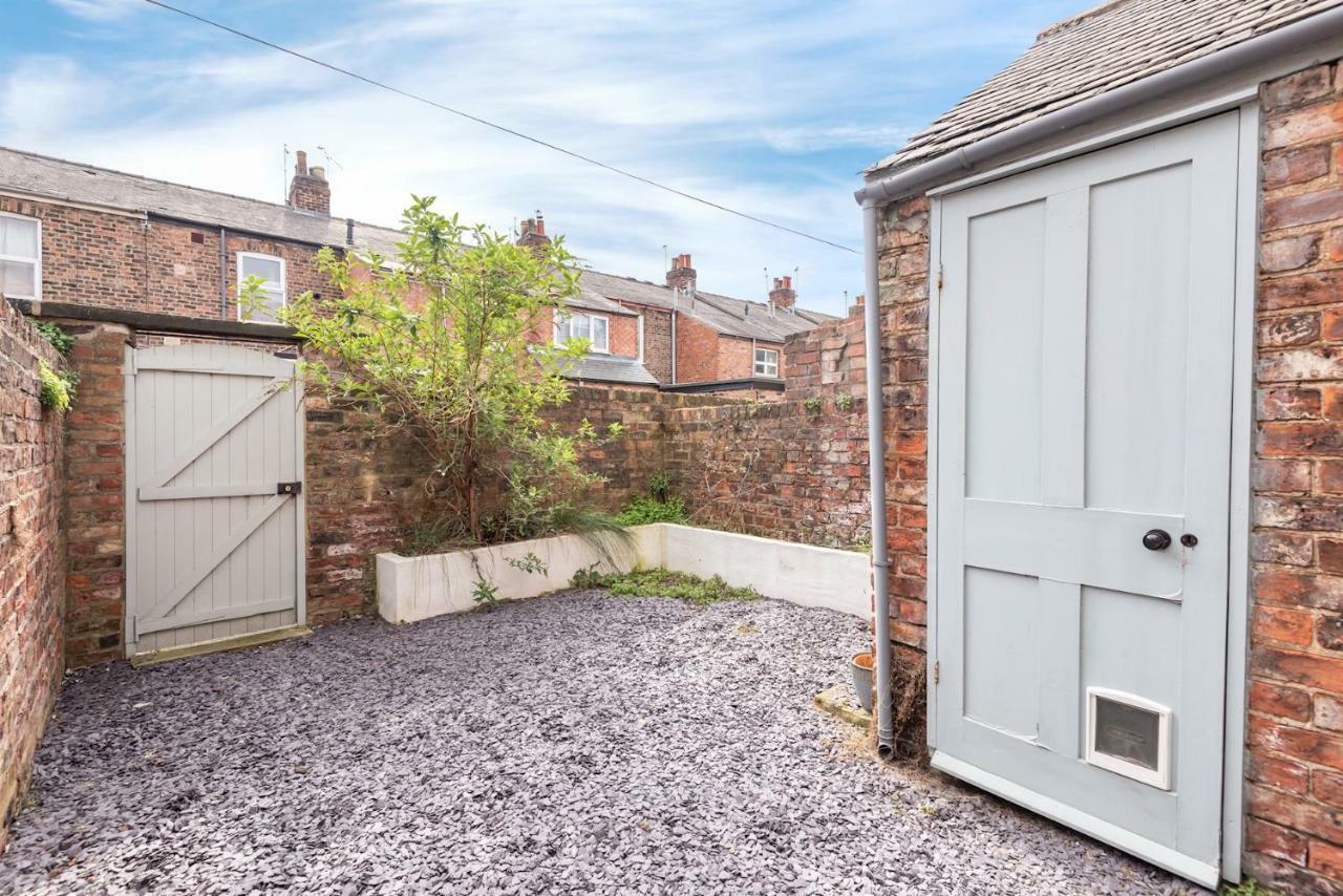 Apartamento Charming Base For 5 Near Bishy Rd Pass The Keys York Exterior foto