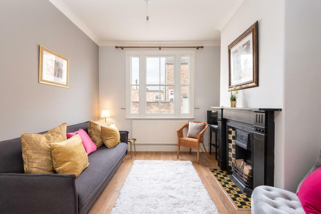 Apartamento Charming Base For 5 Near Bishy Rd Pass The Keys York Exterior foto