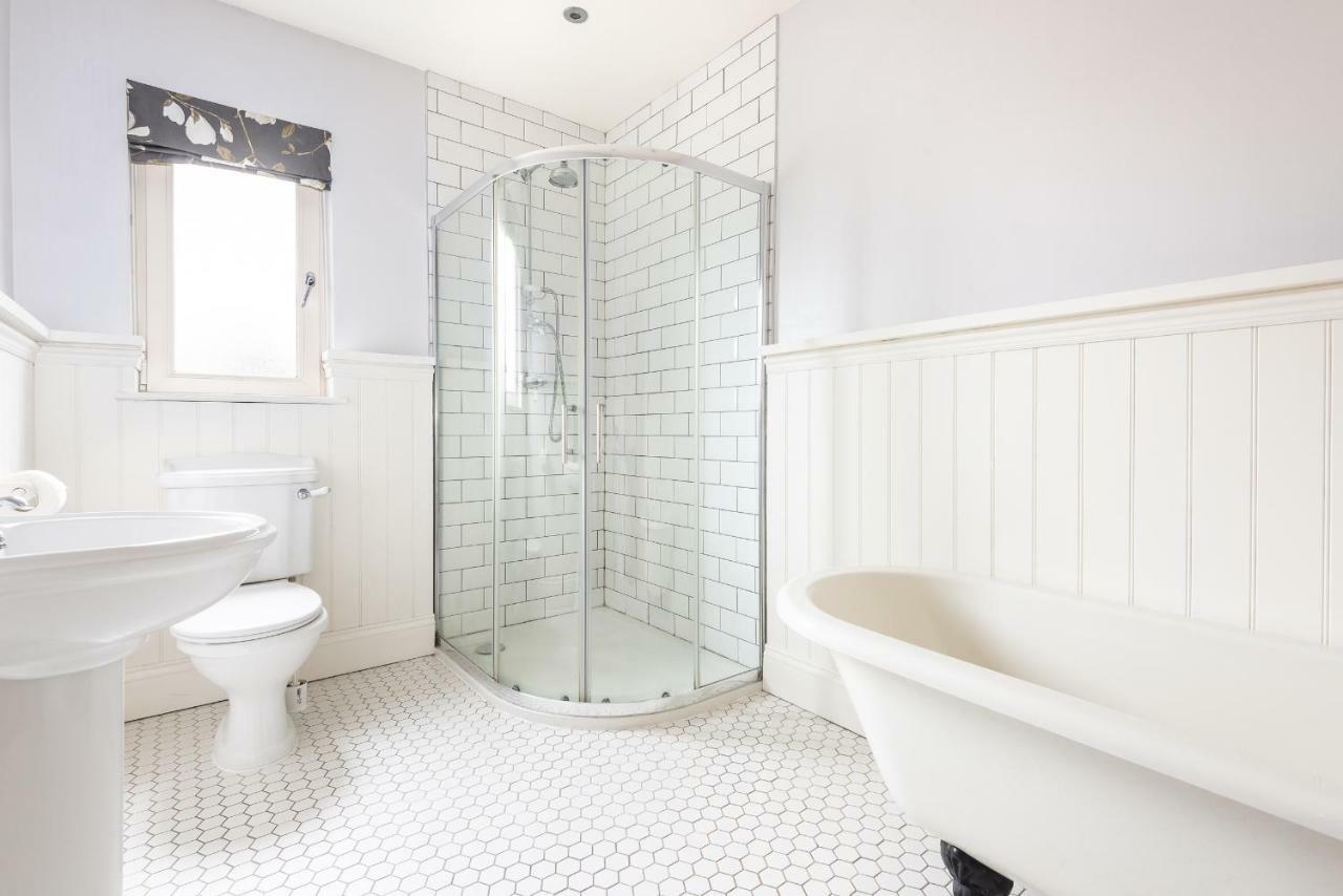 Apartamento Charming Base For 5 Near Bishy Rd Pass The Keys York Exterior foto