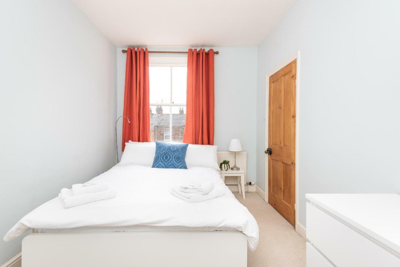 Apartamento Charming Base For 5 Near Bishy Rd Pass The Keys York Exterior foto